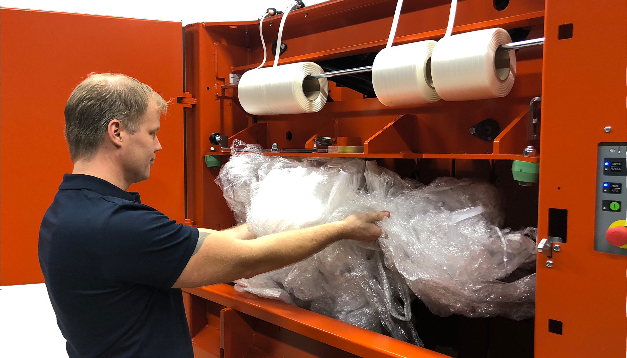 ORWAK Power 3320 tijdens het verwerken van plastiekfolie